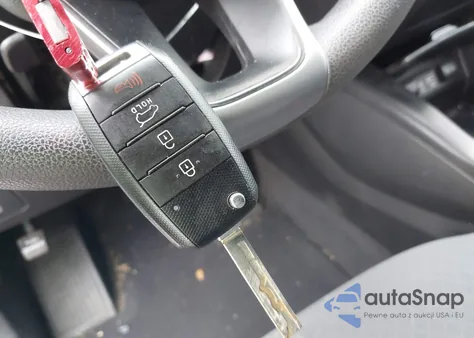 2017 Kia Sorento 3.3L Lx z USA, uszkodzony, nr VIN 5XYPG4A51HG329002